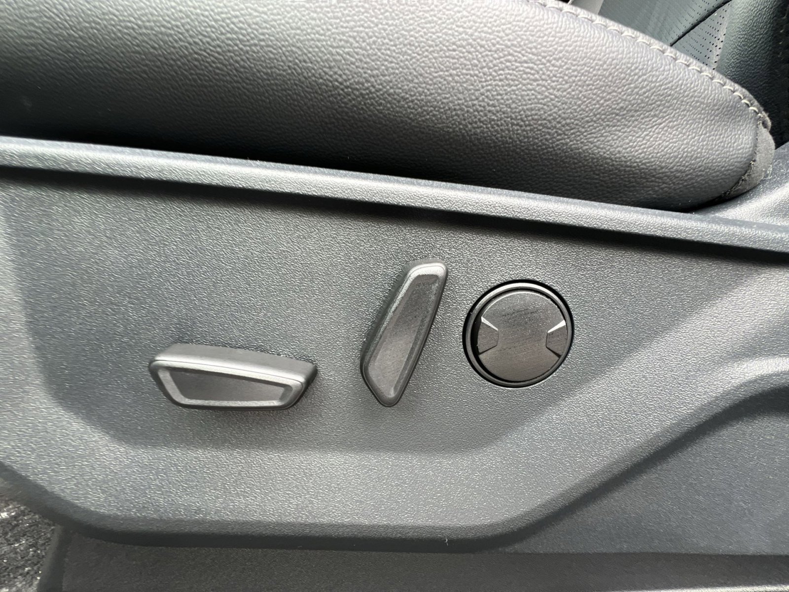 New 2026 Ford F150 Lariat w/ Equipment Group 501A Mid image 14