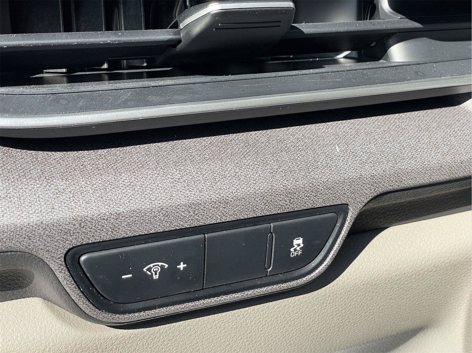 Used 2026 Kia Carnival EX FWD image 23