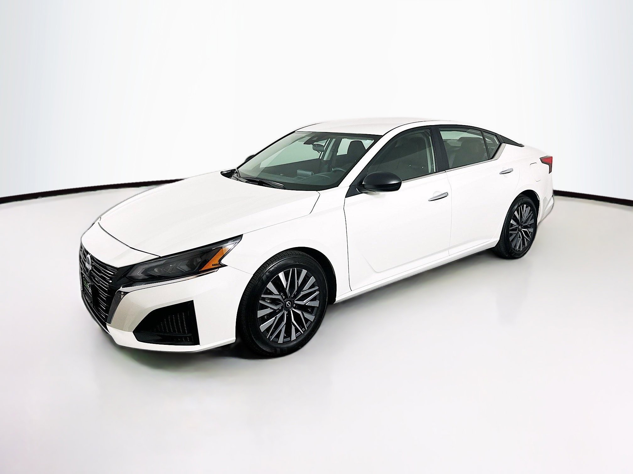 Used 2025 Nissan Altima 2.5 SV image 3