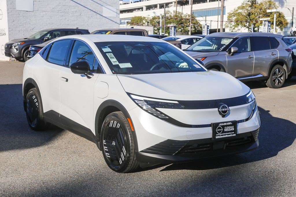 New 2026 Nissan Leaf w/ Illuminated Package FWD image 3