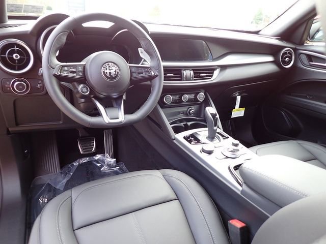 New 2025 Alfa Romeo Stelvio Sprint w/ Convenience Package AWD/4WD image 14