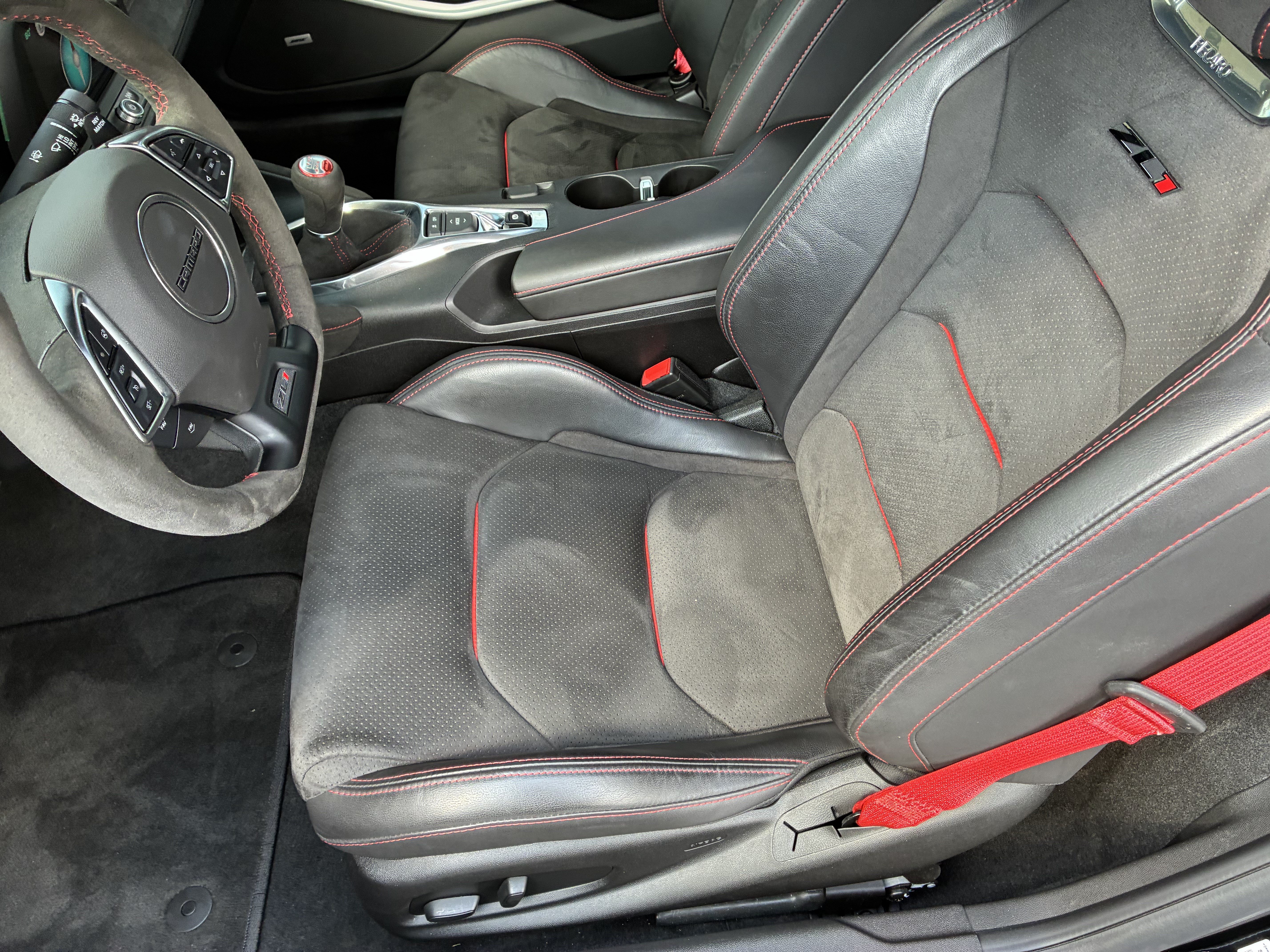 Used 2018 Chevrolet Camaro ZL1 RWD image 17