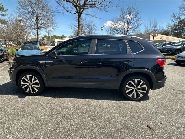 Used 2023 Volkswagen Taos SE w/ Panoramic Sunroof Package image 8