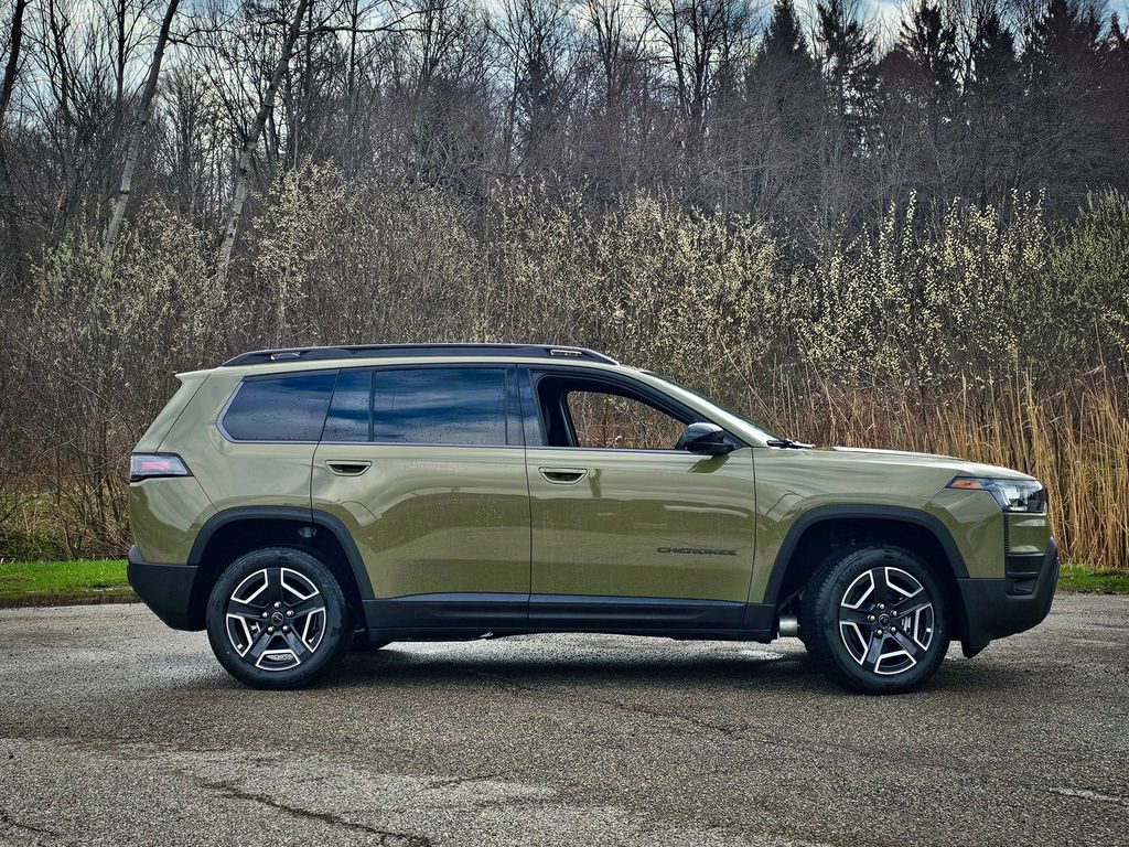 New 2026 Jeep Cherokee Laredo image 2