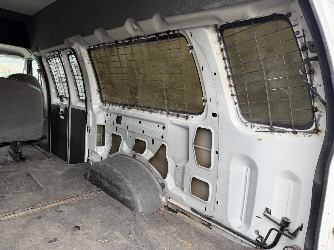 Used 2010 Ford E-350 and Econoline 350 XLT image 24