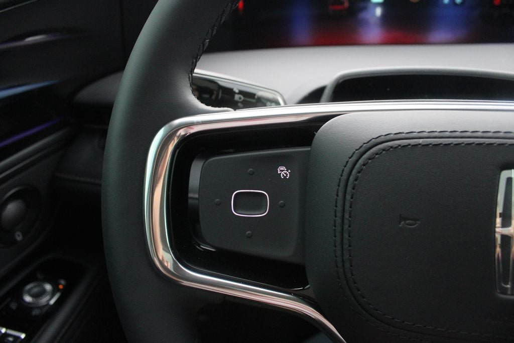 New 2026 Lincoln Nautilus Reserve AWD/4WD image 13