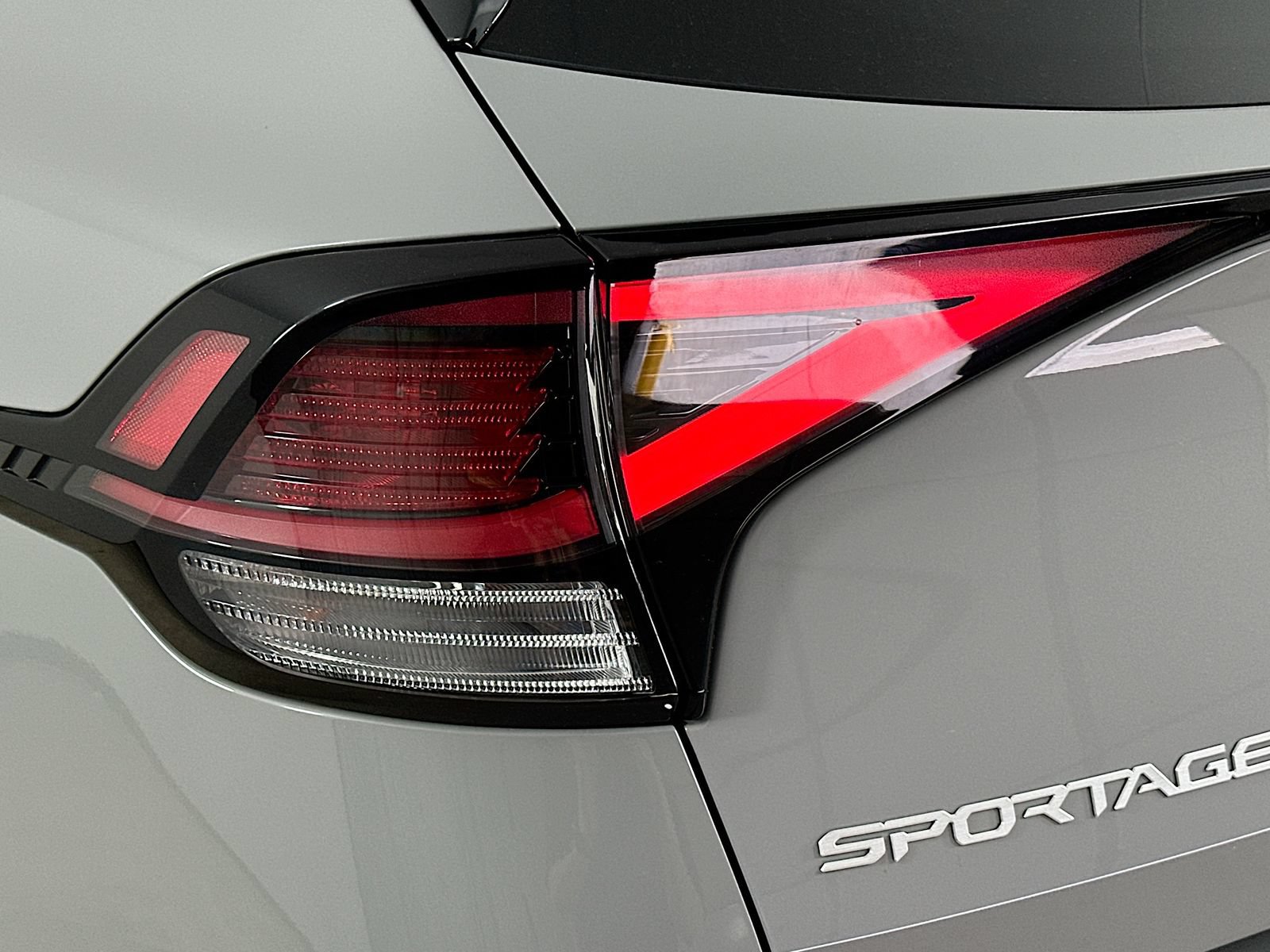 Used 2023 Kia Sportage X-Line w/ X-Line Premium Package AWD/4WD image 12
