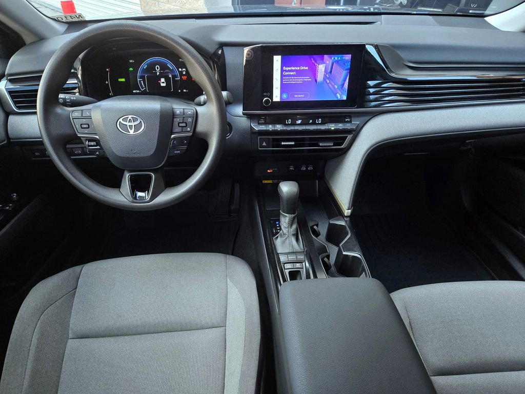 Used 2025 Toyota Camry LE image 14