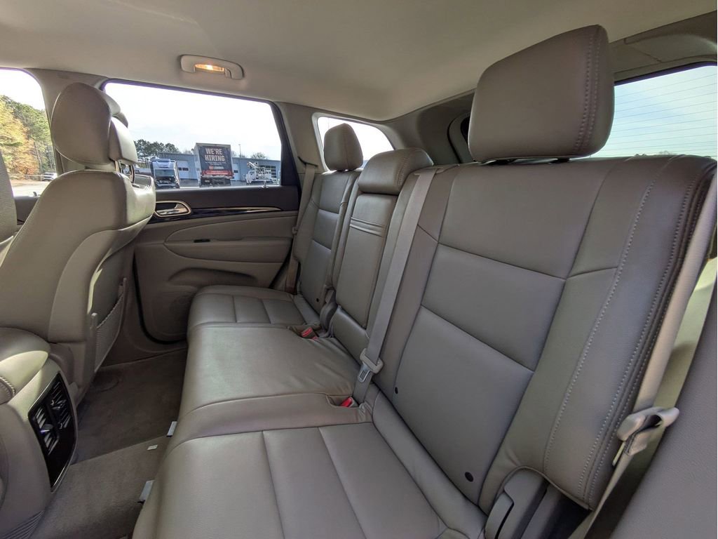 Used 2012 Jeep Grand Cherokee Laredo w/ Laredo E Group image 26