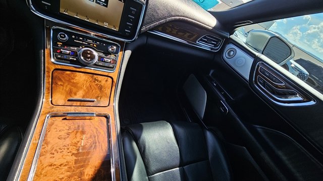 Used 2018 Lincoln Continental Reserve w/ Luxury Package AWD/4WD image 16