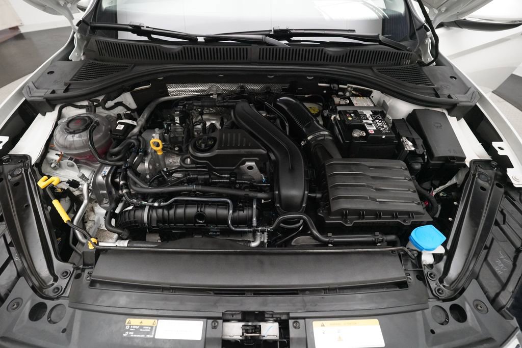 Used 2024 Volkswagen Jetta SEL FWD image 3