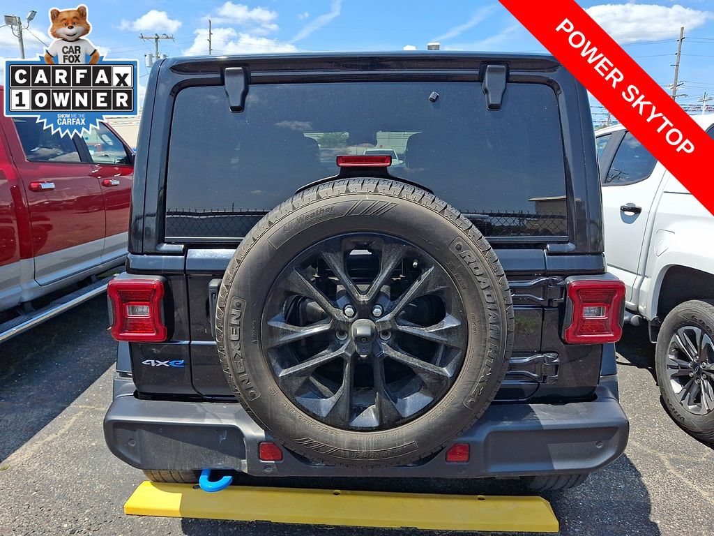 Used 2024 Jeep Wrangler Unlimited Sahara w/ Technology Group AWD/4WD image 5