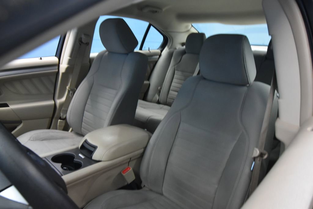 Used 2016 Ford Taurus SE FWD image 21