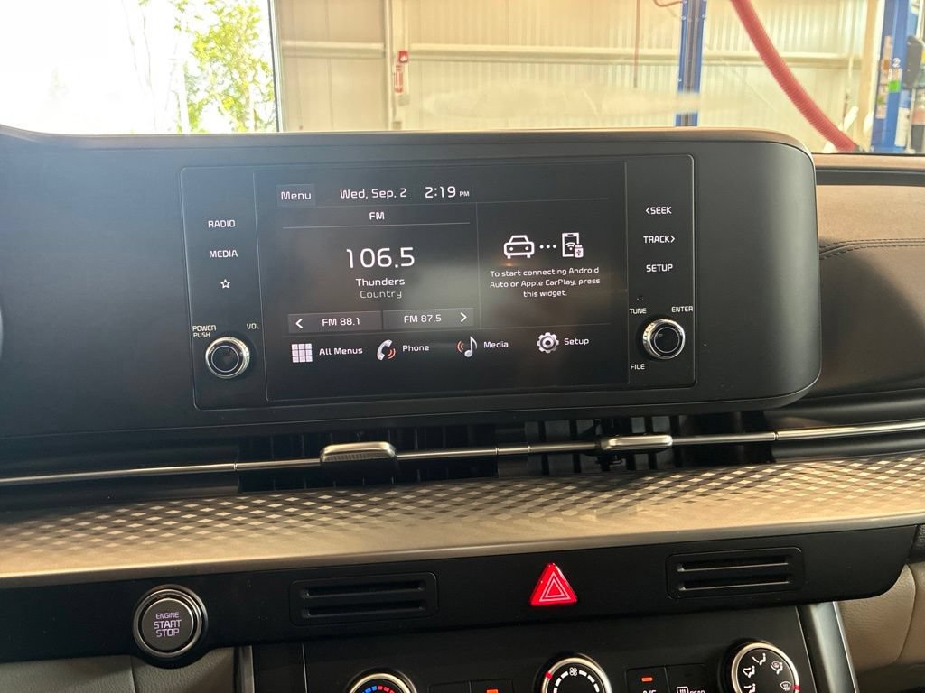 Certified 2024 Kia Carnival LX FWD image 28