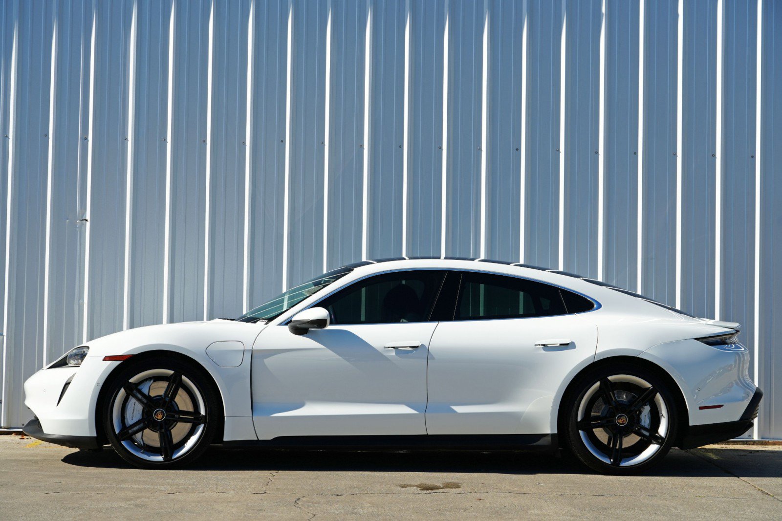 Used 2020 Porsche Taycan 4S image 9