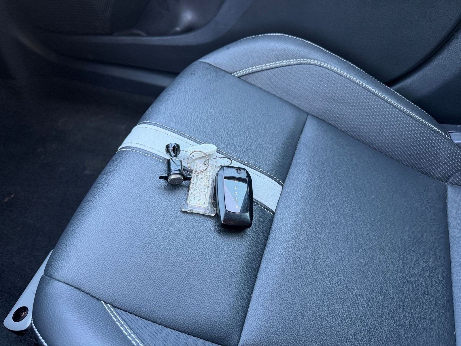 Used 2025 Toyota Camry SE FWD image 18