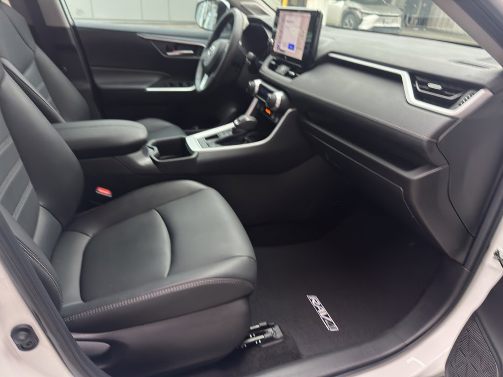 Used 2023 Toyota RAV4 XLE Premium image 19