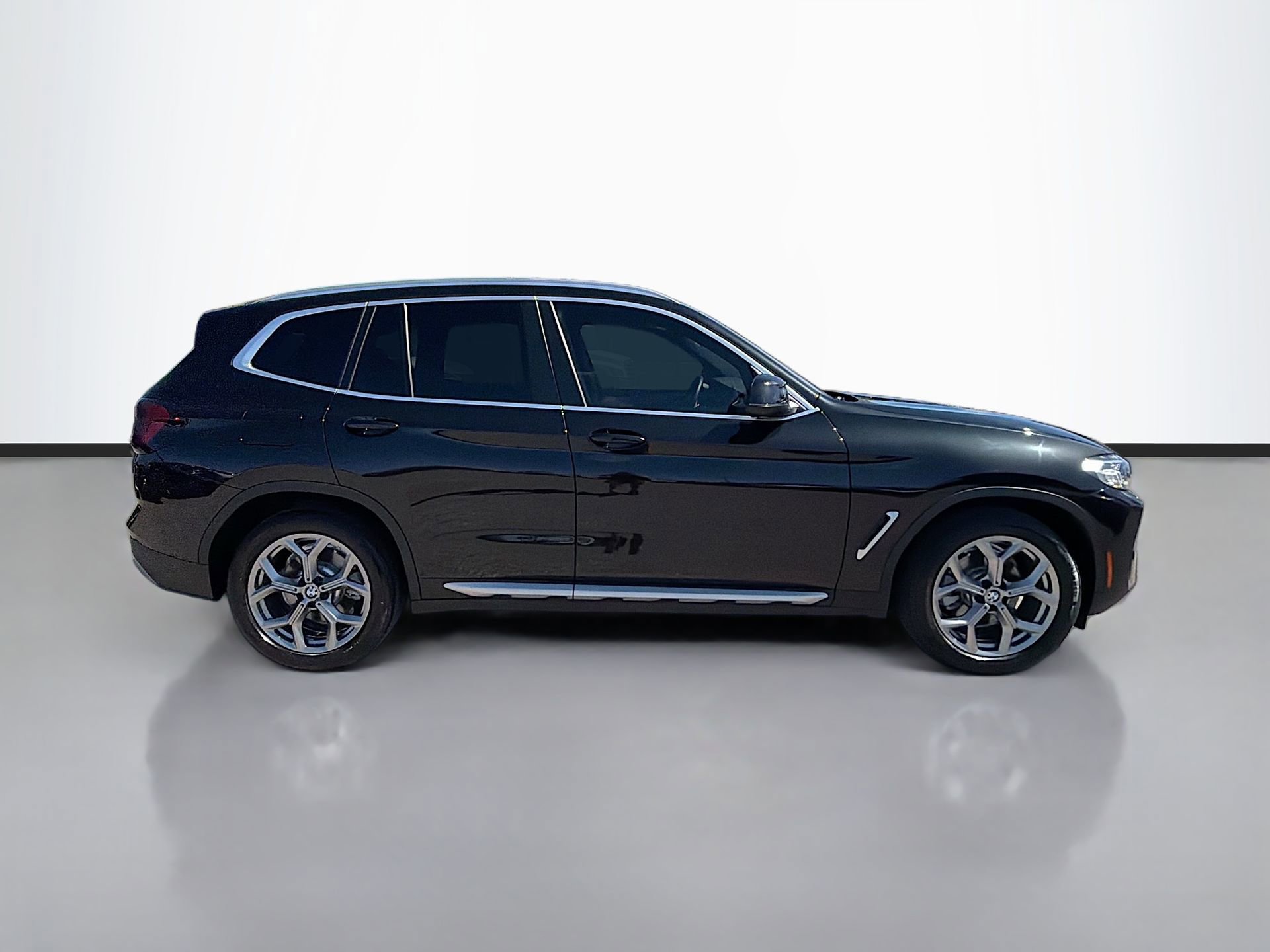Certified 2024 BMW X3 sDrive30i w/ Convenience Package image 3