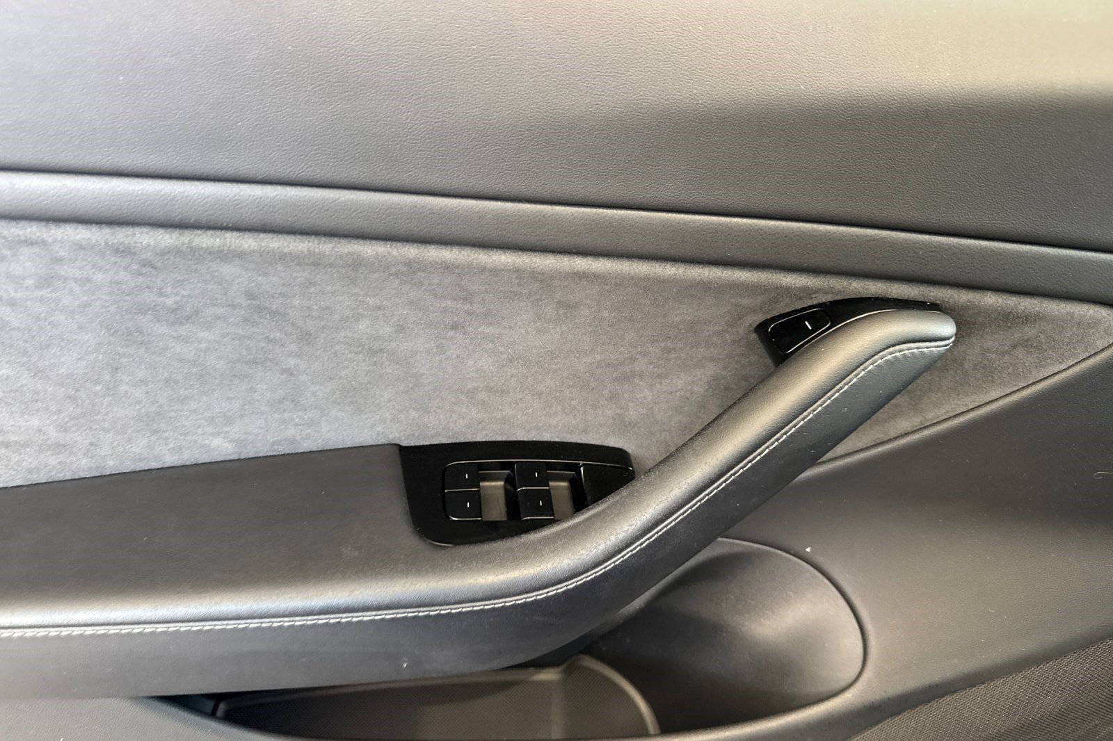 Used 2018 Tesla Model 3 Long Range RWD image 12