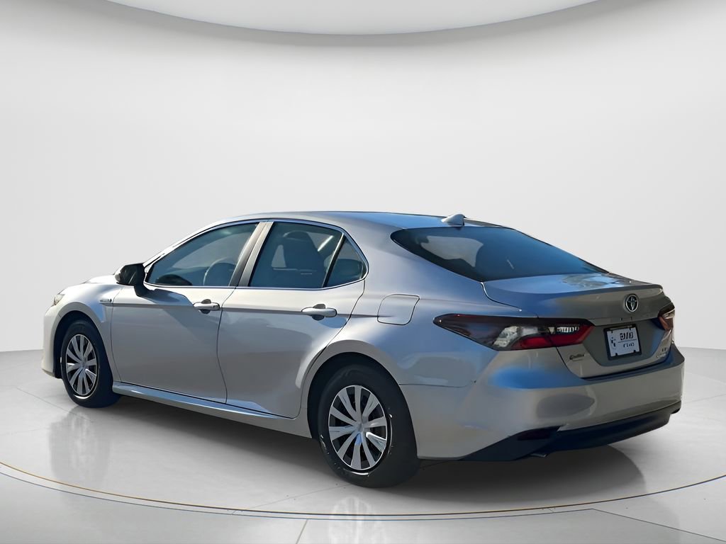 Used 2021 Toyota Camry LE image 6
