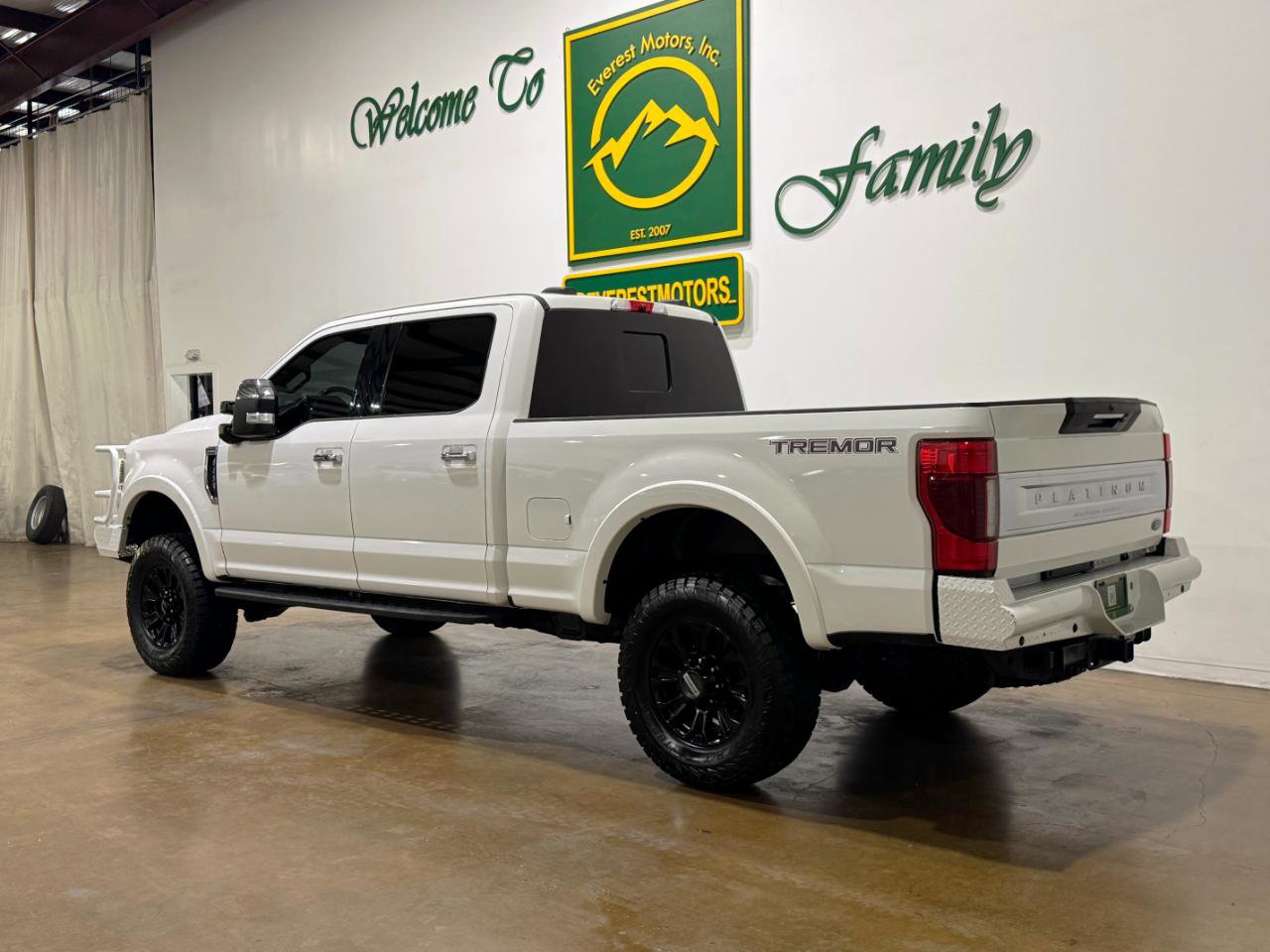 Used 2022 Ford F250 Platinum w/ Tremor Off-Road Package AWD/4WD image 6