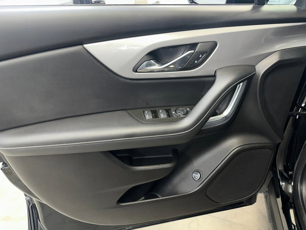 Certified 2024 Chevrolet Blazer LT w/ Convenience Package image 4