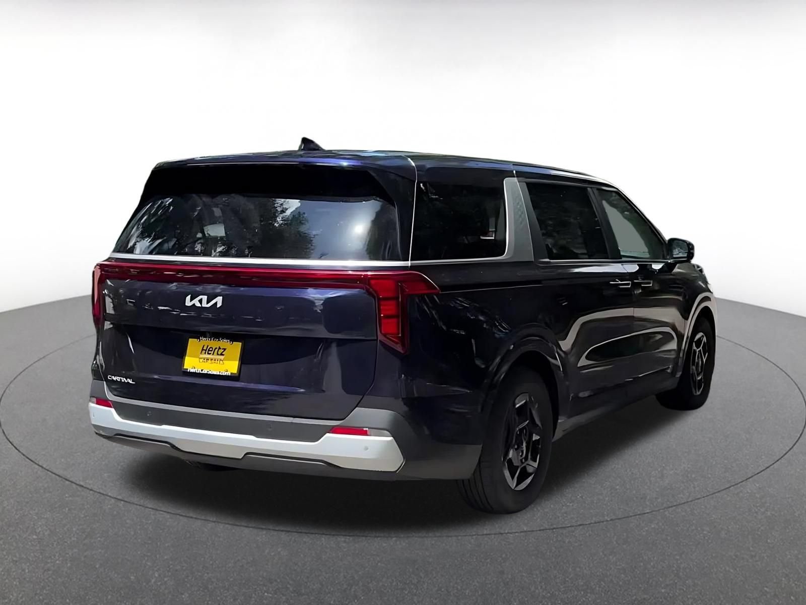Used 2026 Kia Carnival FWD image 13