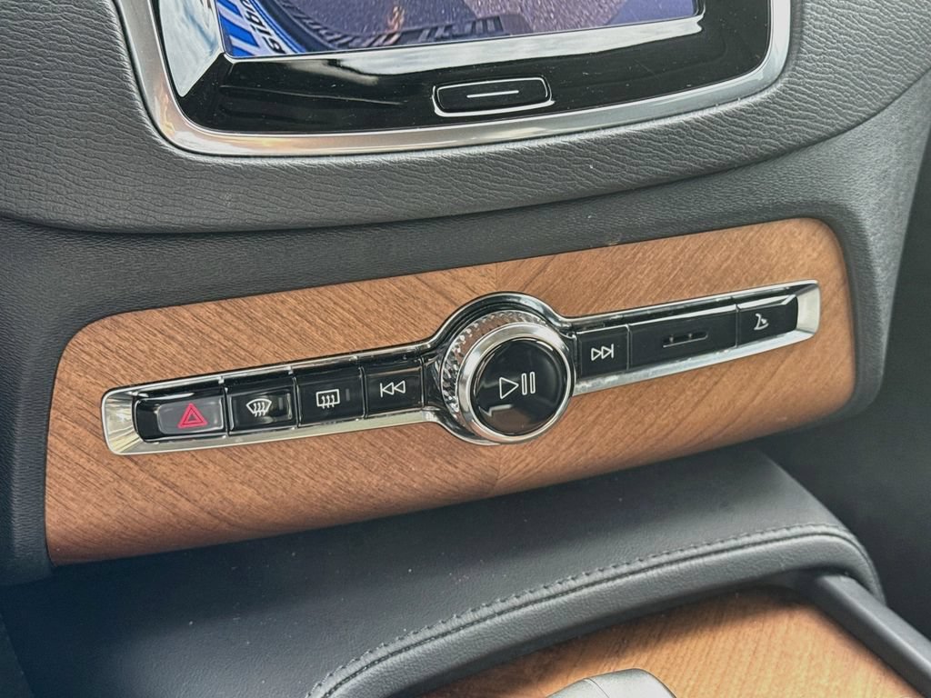 Used 2023 Volvo XC90 B6 Plus AWD/4WD image 20
