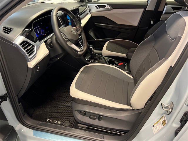 New 2026 Volkswagen Taos SE image 6