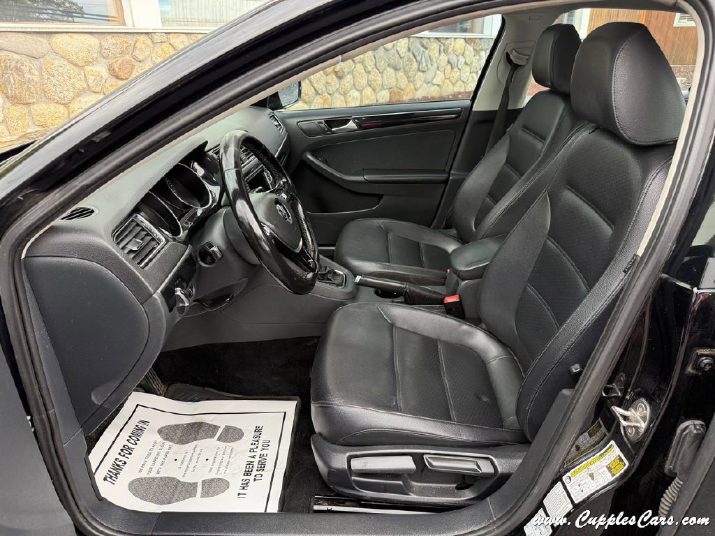Used 2016 Volkswagen Jetta SEL w/ Lighting Package image 3