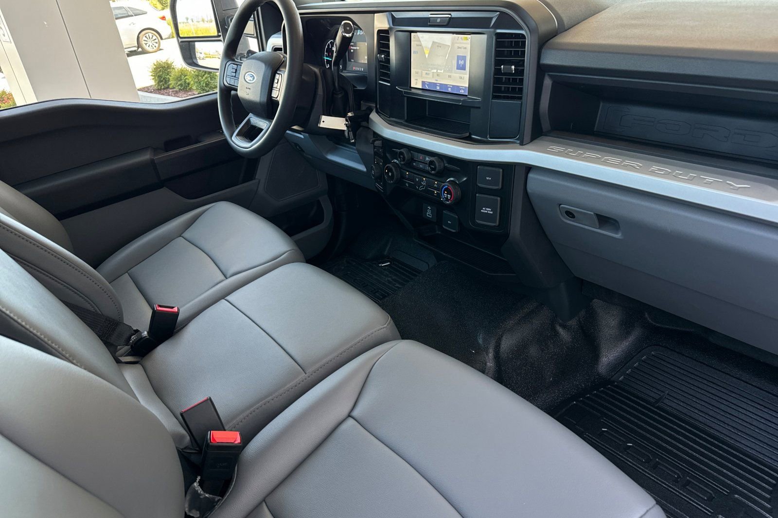 New 2025 Ford F550 4x4 Regular Cab Super Duty image 15