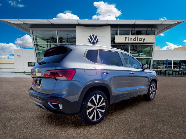 Certified 2022 Volkswagen Taos SE FWD image 6
