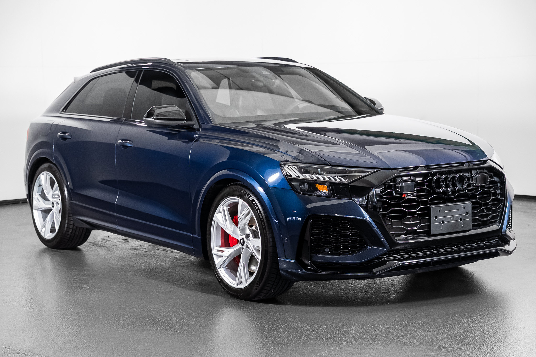 Used 2024 Audi RS Q8 AWD/4WD image 39