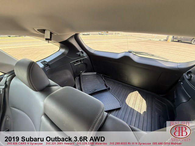 Used 2019 Subaru Outback 3.6R Limited AWD/4WD image 12