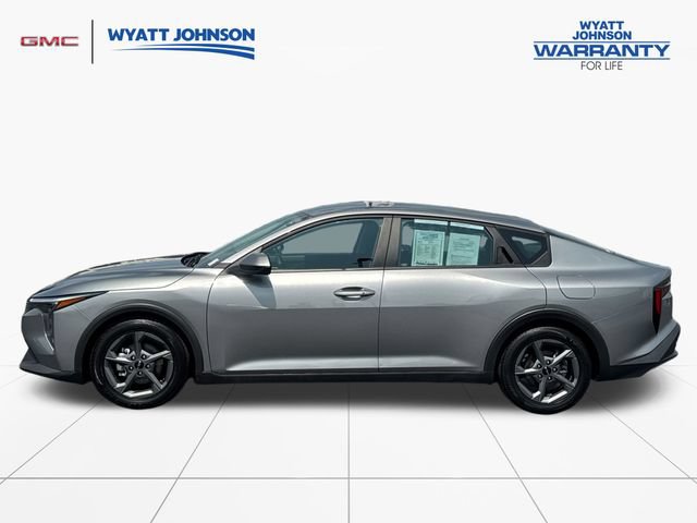 Used 2025 Kia K4 FWD image 2