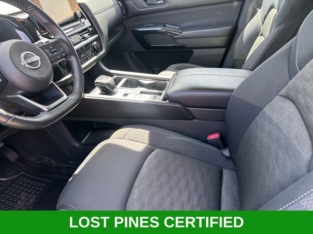 Used 2024 Nissan Pathfinder SV image 8