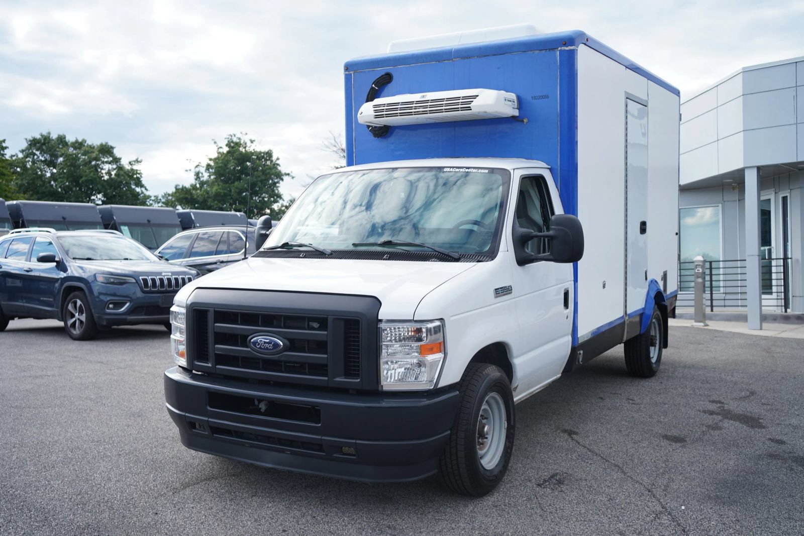 Used 2023 Ford E-350 and Econoline 350 Super Duty w/ Power Windows & Locks Group RWD image 5