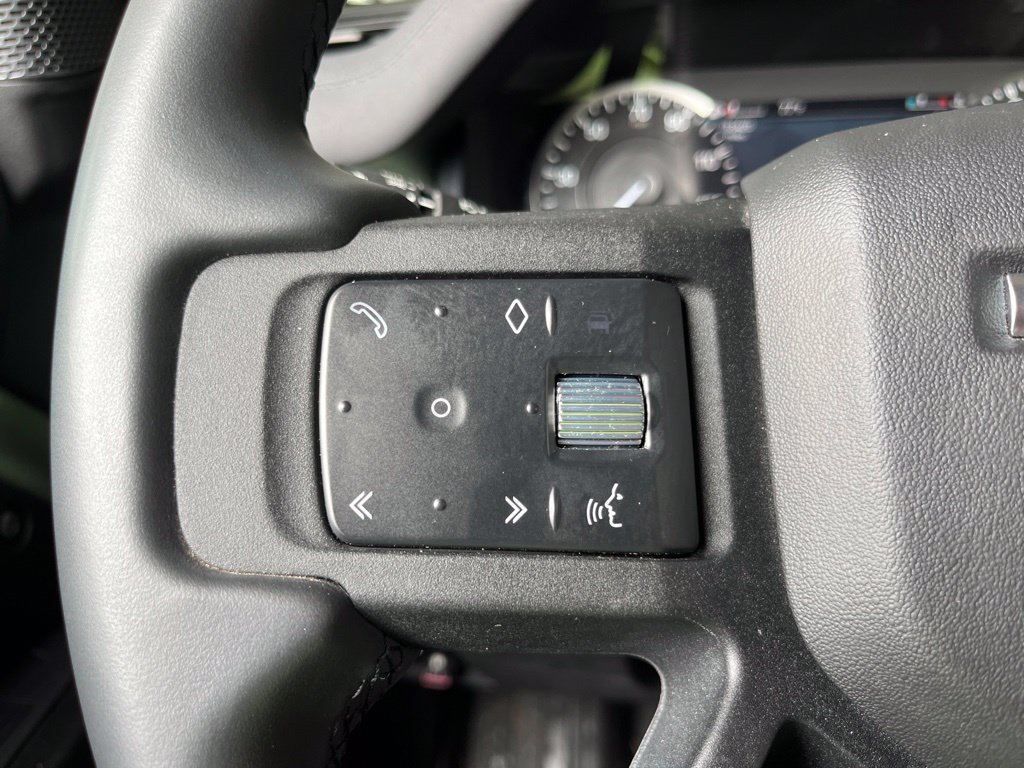 Used 2023 Land Rover Defender 110 75th Limited Edition AWD/4WD image 10