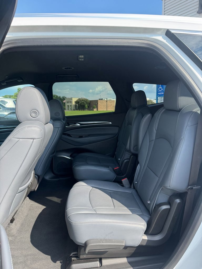 Used 2024 Buick Enclave Premium image 12