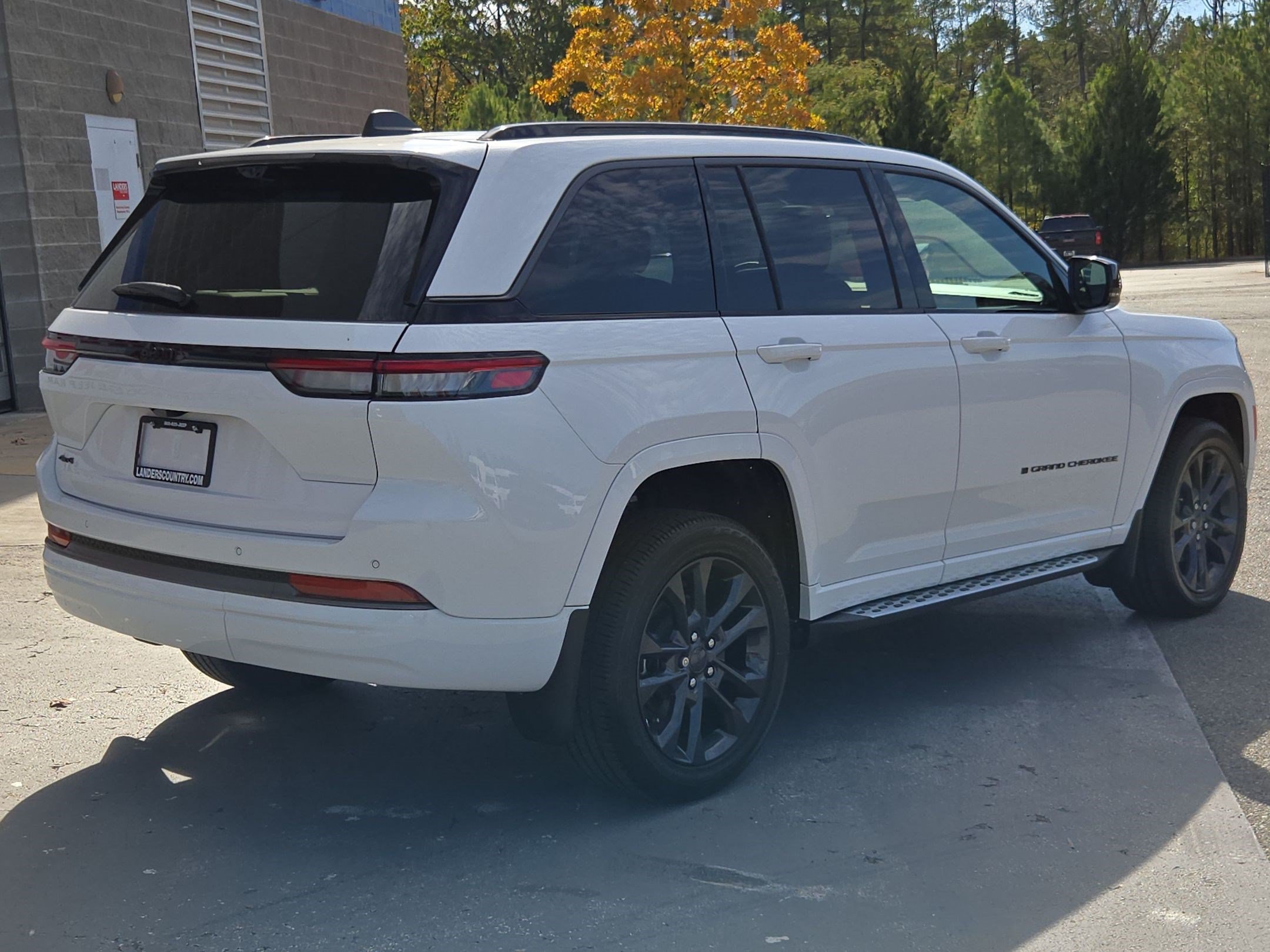 Used 2026 Jeep Grand Cherokee Limited AWD/4WD image 7