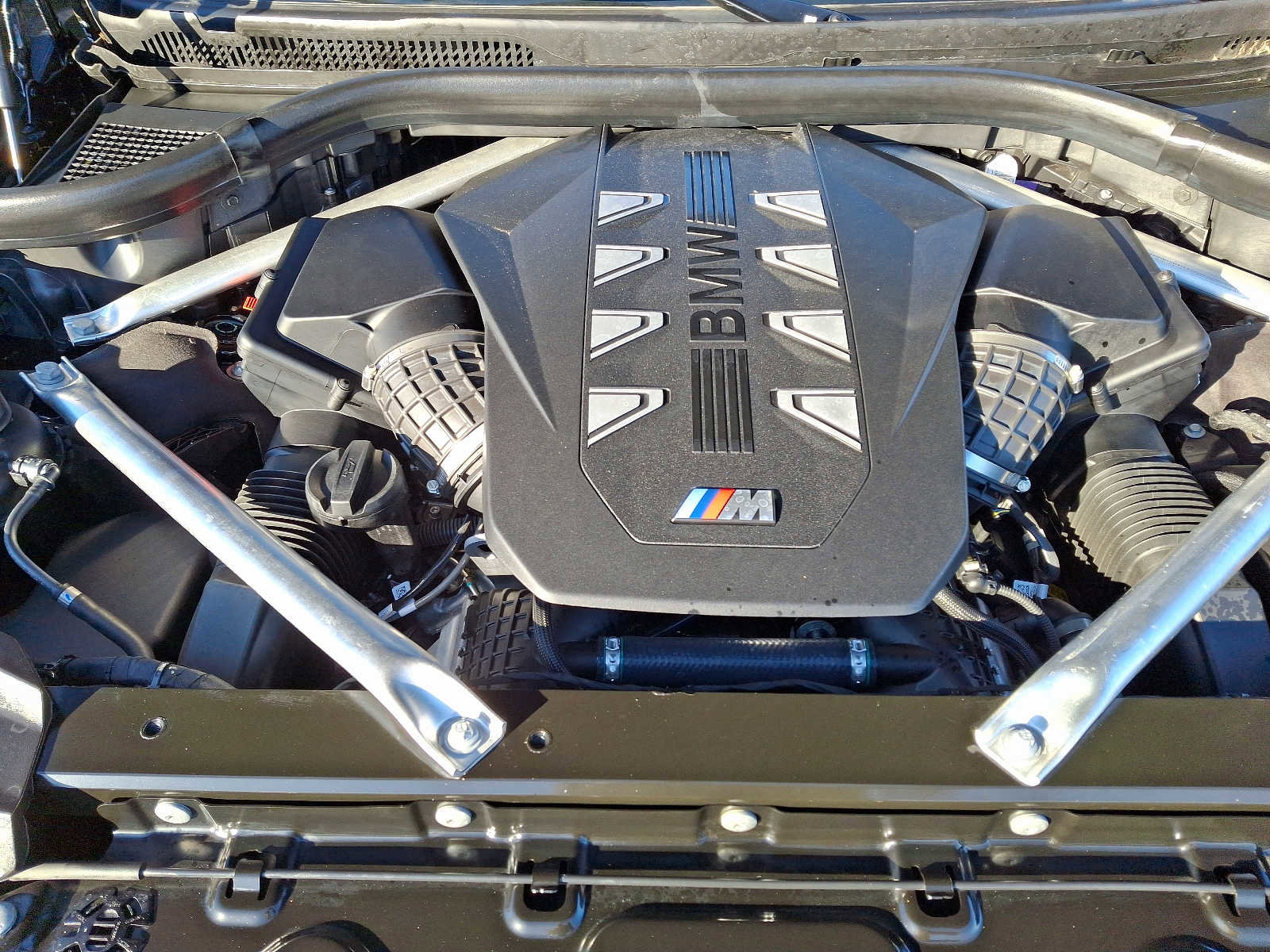 Used 2024 BMW X7 M60i w/ Climate Comfort Package image 28