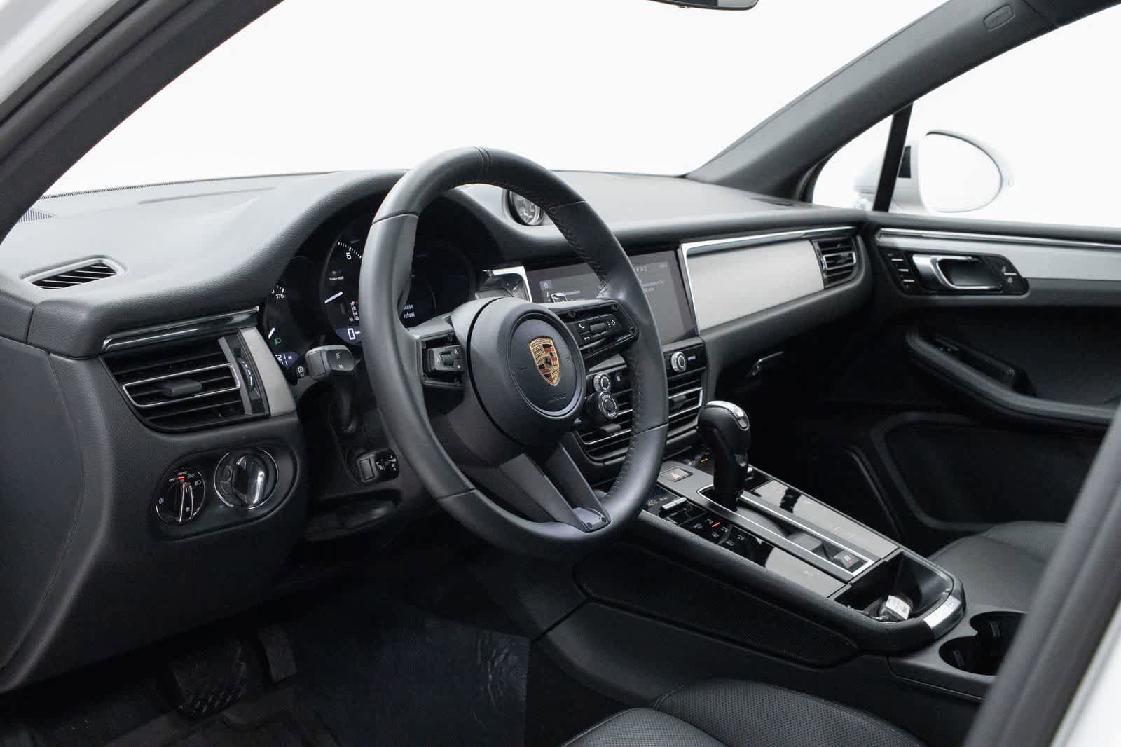 Certified 2026 Porsche Macan image 4