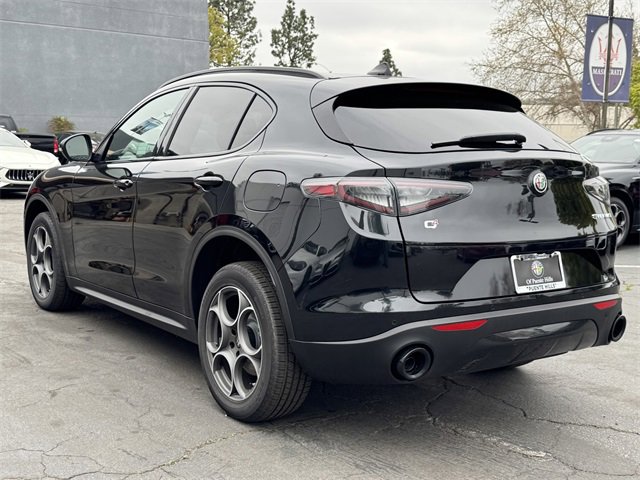 New 2025 Alfa Romeo Stelvio Sprint image 4