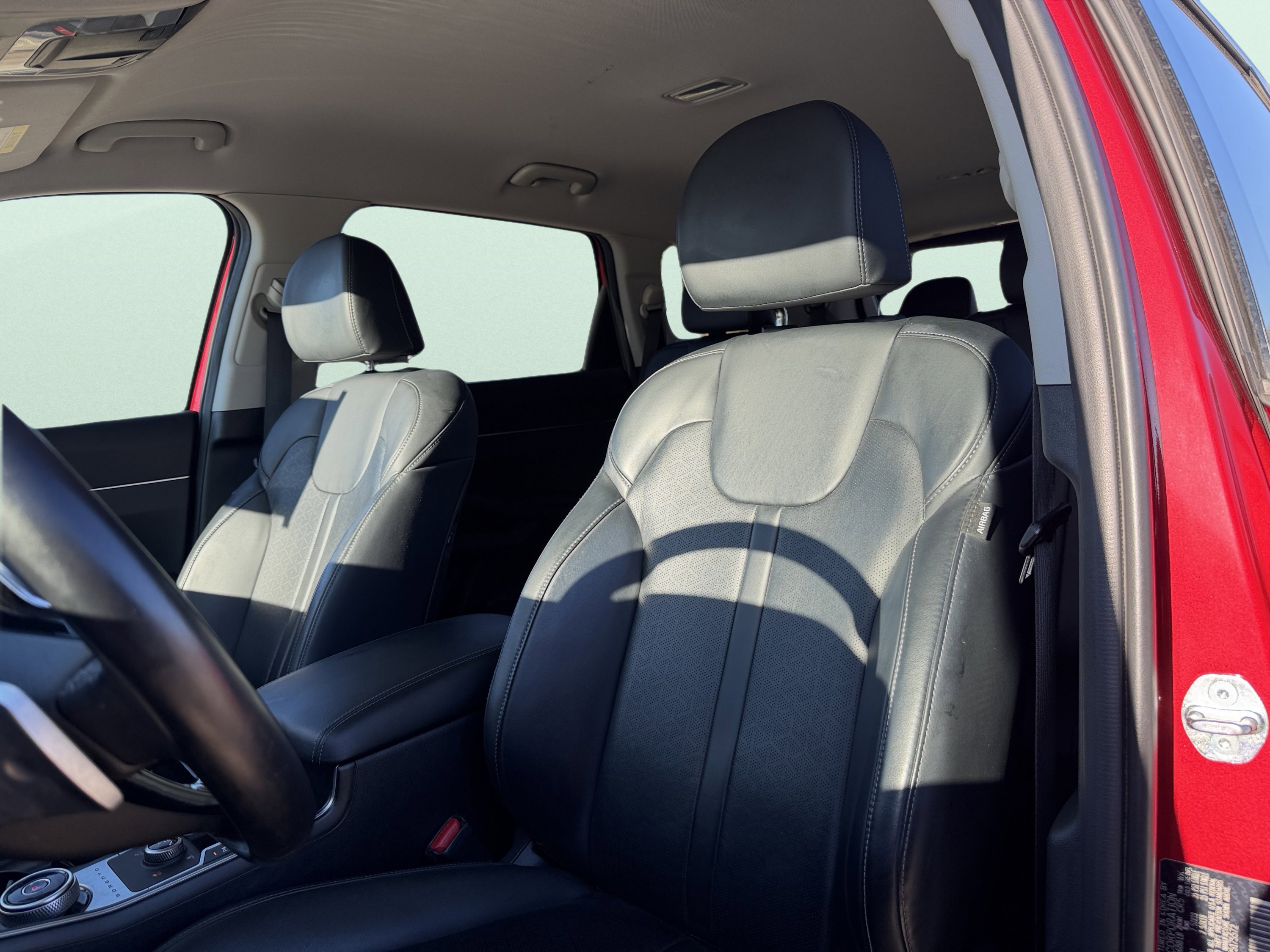 Used 2023 Kia Sorento EX image 16