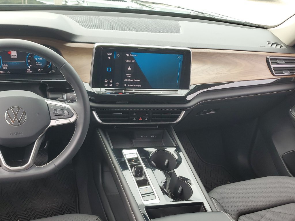 Certified 2024 Volkswagen Atlas SE FWD image 21