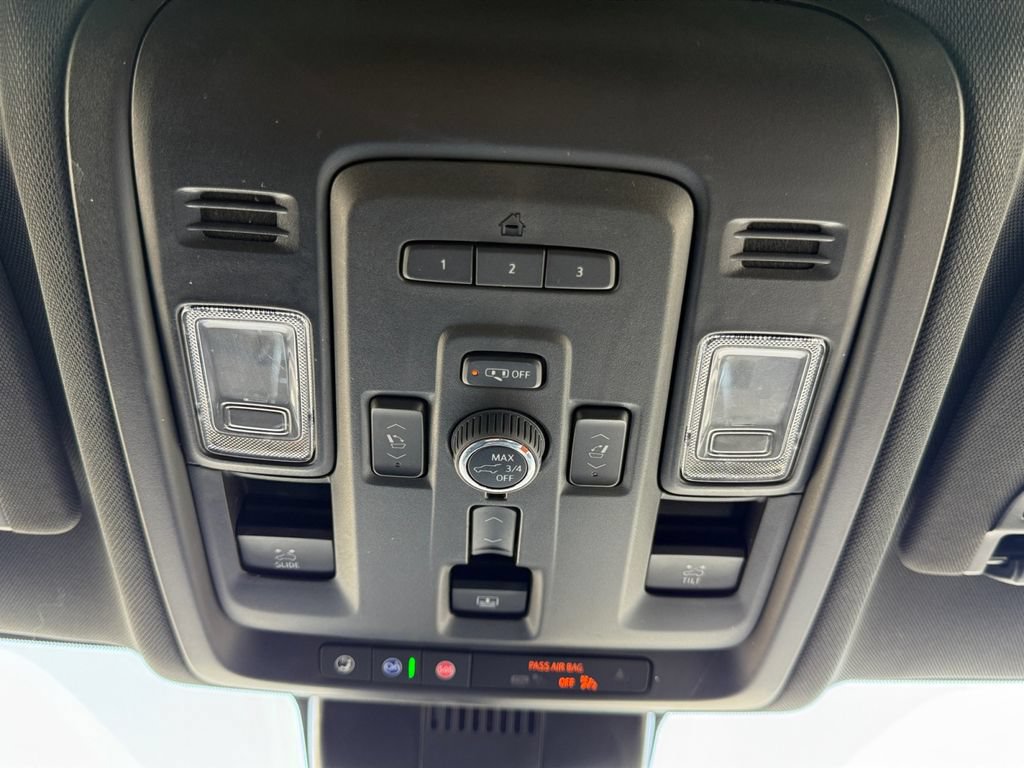 Used 2024 Chevrolet Suburban High Country w/ Premium Package AWD/4WD image 18