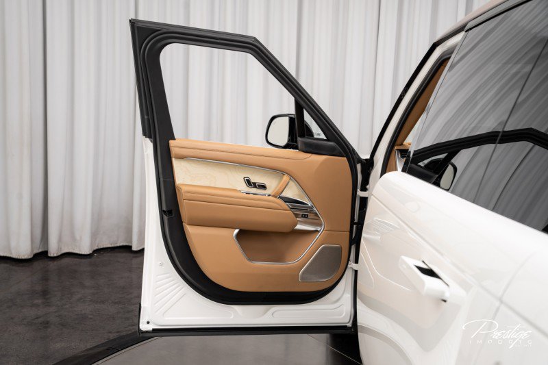 Used 2023 Land Rover Range Rover SV image 18