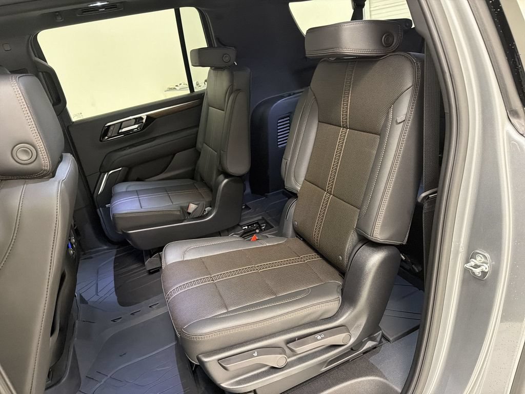 New 2026 Chevrolet Suburban High Country AWD/4WD image 26