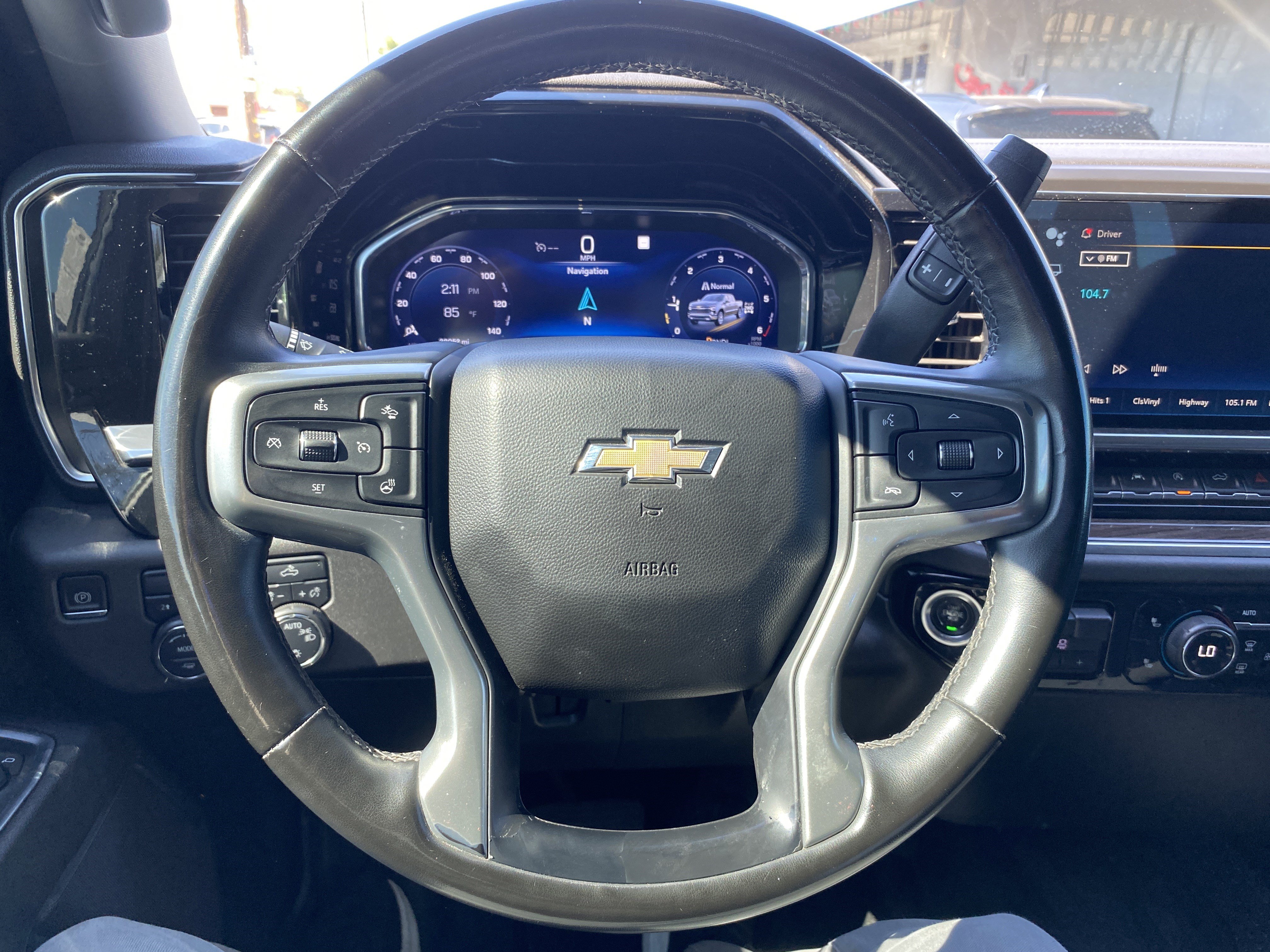 Used 2023 Chevrolet Silverado 1500 LT AWD/4WD image 25