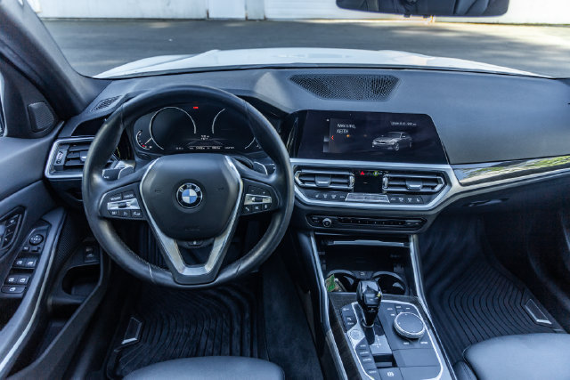 Used 2020 BMW 330i xDrive Sedan w/ Convenience Package AWD/4WD image 26